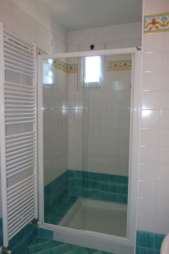 Bathroom 5, Hotel Universal, Ravenna