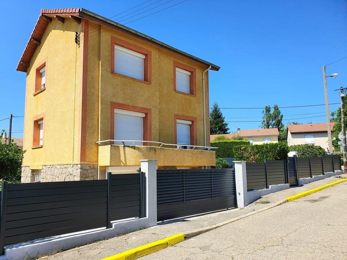 Exterior & Views 2, Aux Deux Lots, Loire