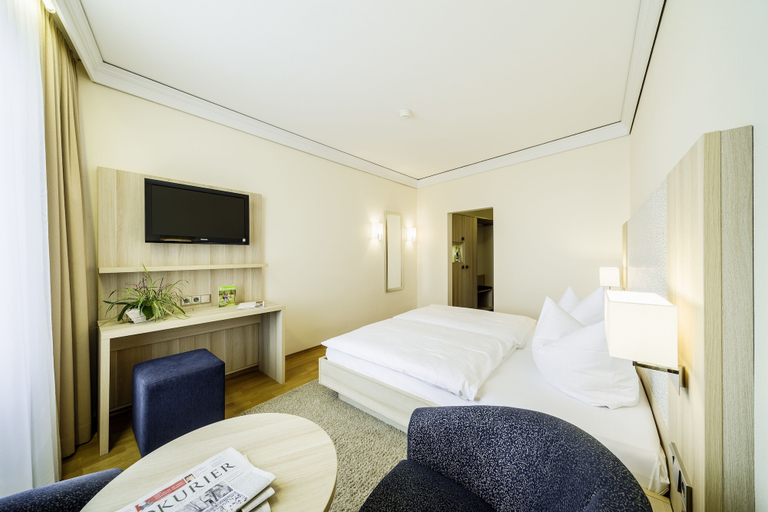 Bedroom 3, Flair Hotel Zum Schiff, Bodenseekreis