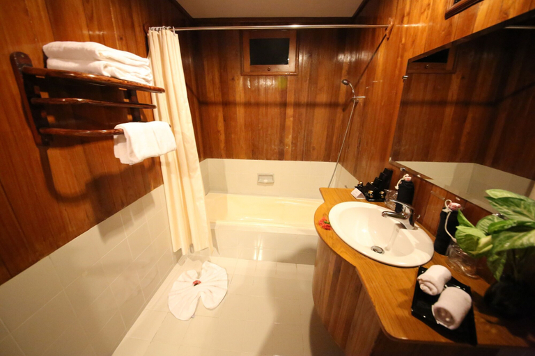 Bathroom 3, Paramount Inle Resort, Taunggye