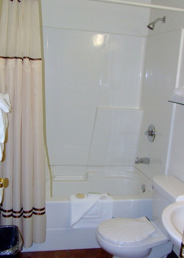 Bathroom 4, Yukon Inn, Yukon