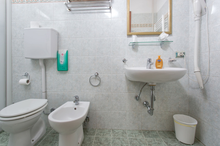 Bathroom 4, Hotel Mezzo Pozzo, Venezia