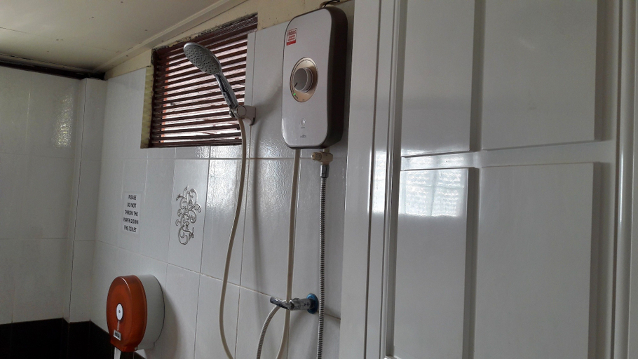 Bathroom 5, Baan Are Gong Riverside Homestay, Phra Nakhon Si Ayutthaya