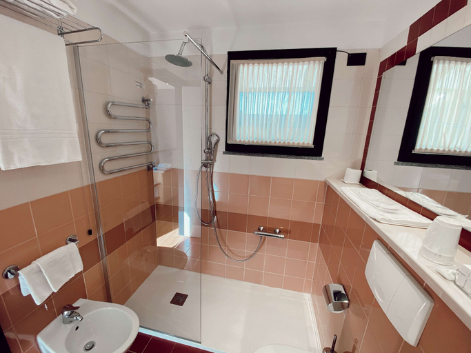 Bathroom 5, Best Western Hotel Solaf, Bergamo