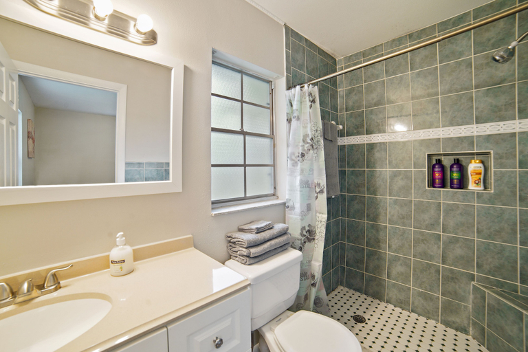 Bathroom 3, 3 BR Pool Home in Tampa by Tom Well IG - 11115, Hillsborough