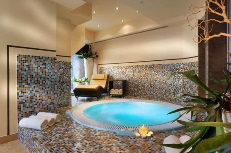 Bathroom 2, Hotel Leopardi, Verona