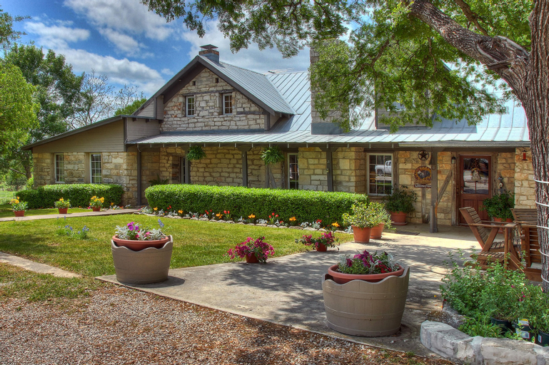 Kuebler Waldrip Haus B&B, Comal