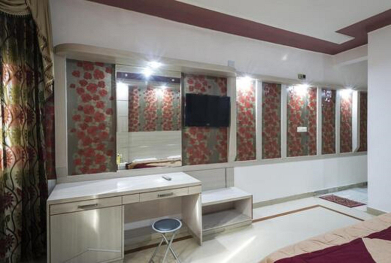 Bedroom 2, Hotel Bhawani International, Reasi