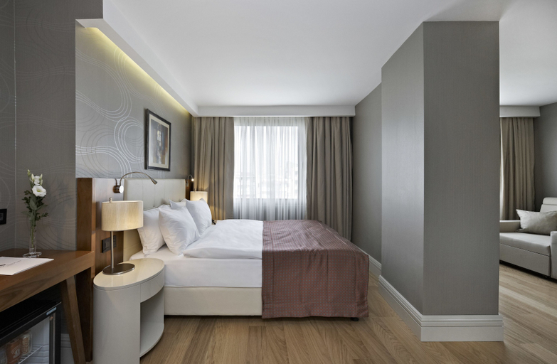 Bedroom 2, Ramada by Wyndham Istanbul Grand Bazaar, Fatih