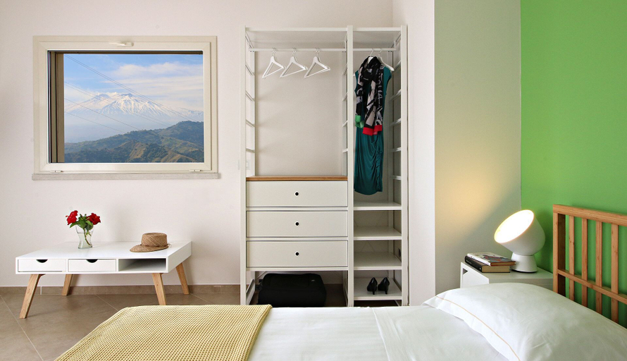 Bedroom 2, Siké Holiday Home, Messina