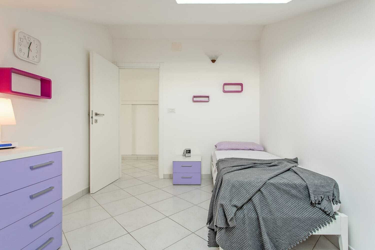 Room 5, Penthouse, Teramo