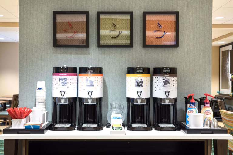 Food & Drinks 4, Hampton Inn Big Rapids, Mecosta
