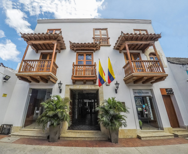 Exterior & Views