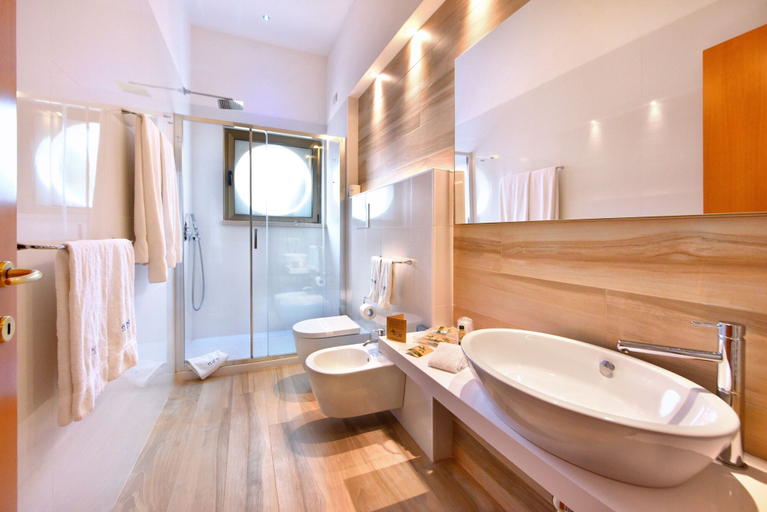 Bathroom 4, Hotel d'Altavilla, Barletta-Andria-Trani