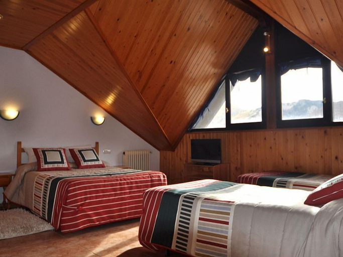 Bedroom 4, Hotel Tirol, Huesca