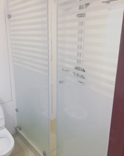 Bathroom 4, Palma Hotel, Tema