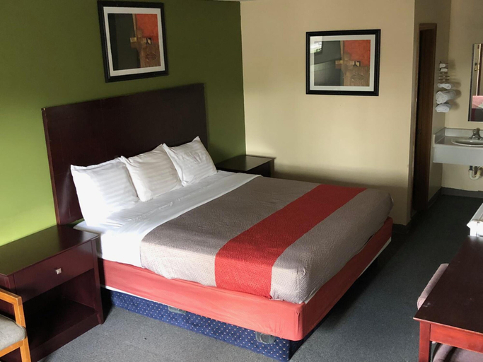 Bedroom 4, Salt Creek Inn, Brown