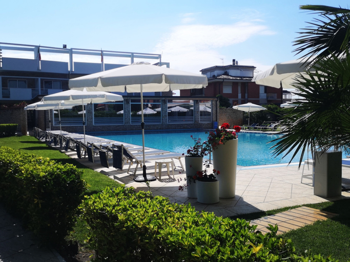 Exterior & Views 2, Albergo Mediterraneo, Latina