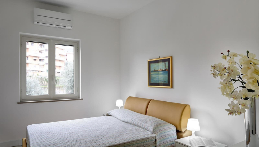 Bedroom 2, Sorrento Urban Beta, Napoli
