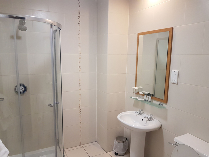 Bathroom, Ballyliffin Hotel