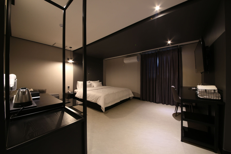 Bedroom 3, Gupo Station Almond Hotel, Gangseo