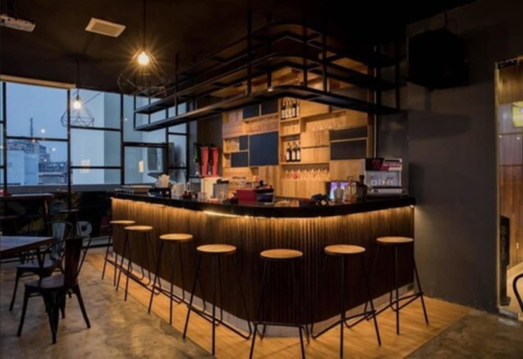 Food & Drinks 30