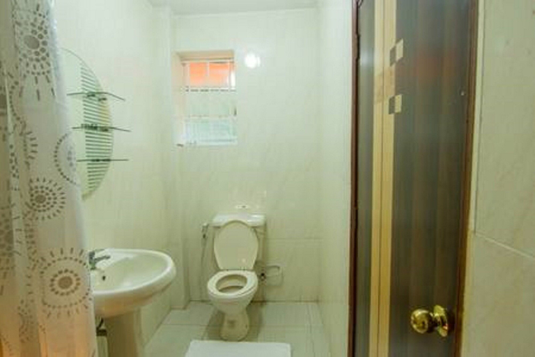 Bathroom 4, Imanisuites, Westlands