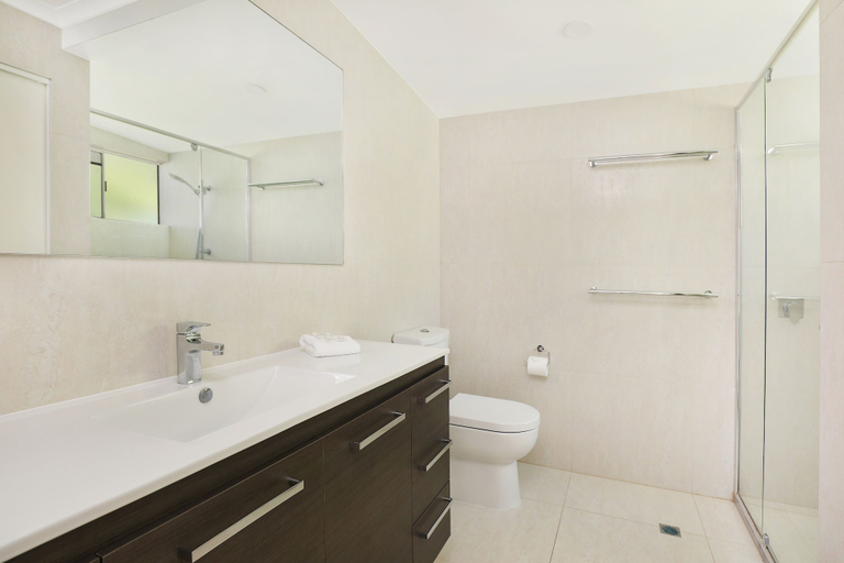 Bathroom 5, Coral Beach Noosa Resort, Noosa - Noosa-Noosaville