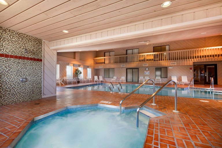 Sport & Beauty 2, Ramada by Wyndham Wisconsin Dells, Sauk