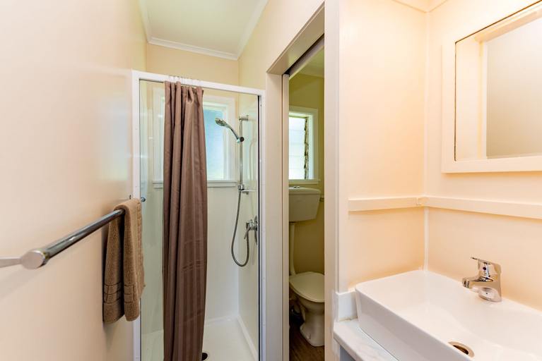 Bathroom 5, Waitangi Beach Bach 30A, Far North