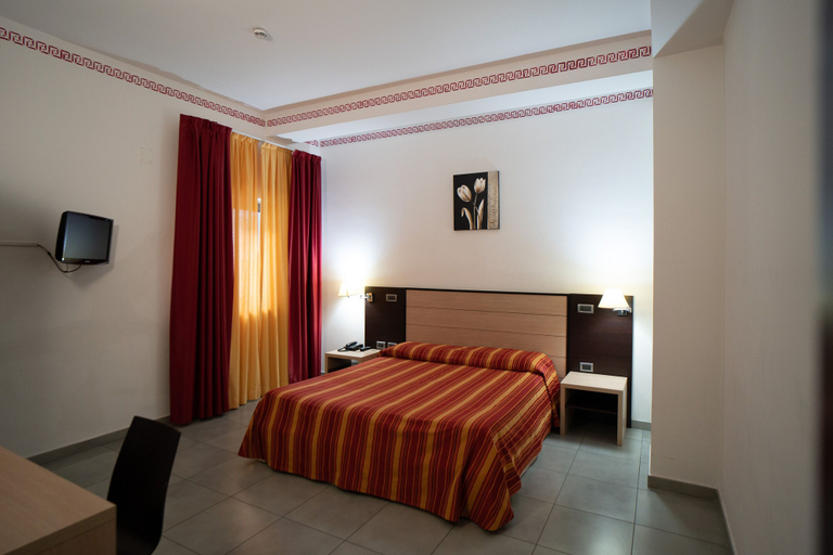 Bedroom 3, Hotel Insteia, Salerno
