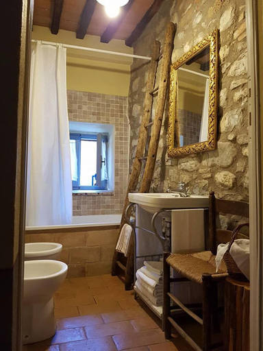 Bathroom 4, Agriturismo Domus Etrusca, Siena