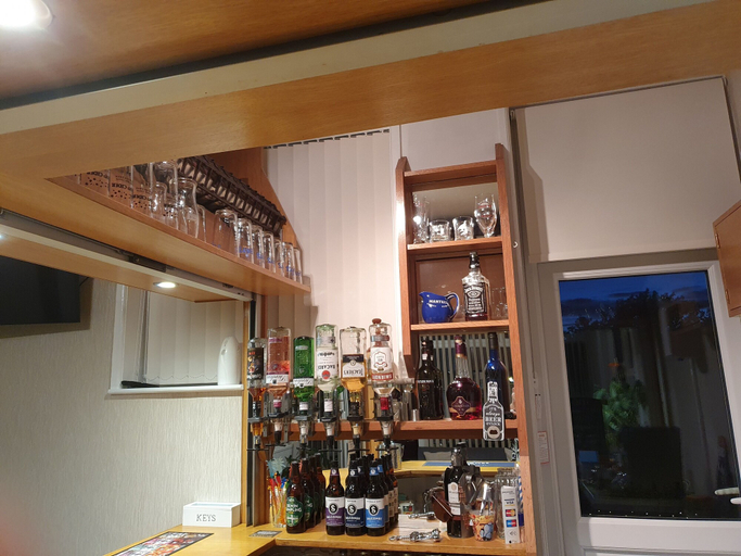 Food & Drinks 4, Grosvenor House, Torbay