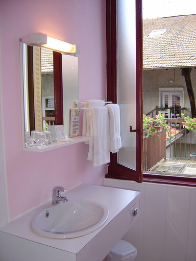 Bathroom 4, Hotel de France, Isère
