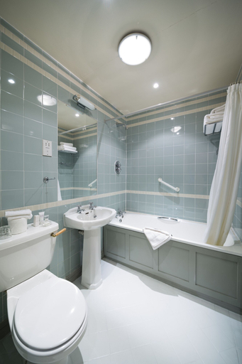 Bathroom 3, Aberdeen Lodge, Dublin