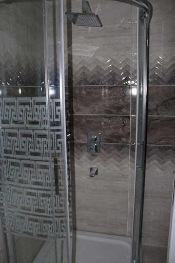Bathroom 5, Sweet Home Alhamra, Merkez