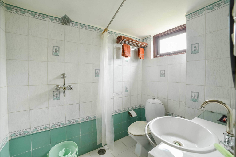 Bathroom 4, Sargam Sadan, Udaipur