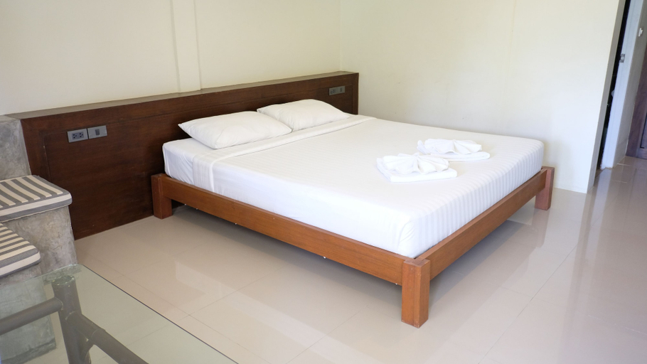 Bedroom 3, Suksompong Resort, Takua Pa