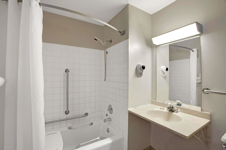 Bathroom 4, Super 8 by Wyndham Crystal Lake, McHenry