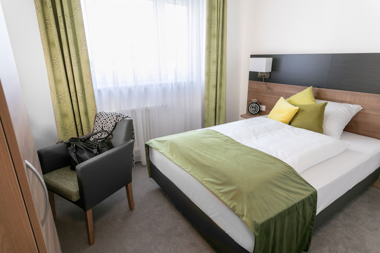 Bedroom 3, Hotel Kern, Reutlingen