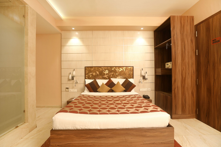 Bedroom 4, Mumbai Metro - The Executive Hotel, Mumbai Suburban