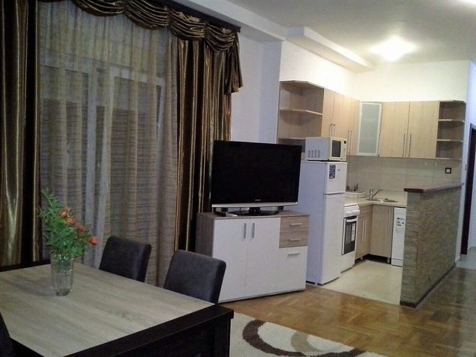 Others 3, Margo apartment