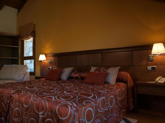 Bedroom 2, Hotel Casa Chuldian, Huesca