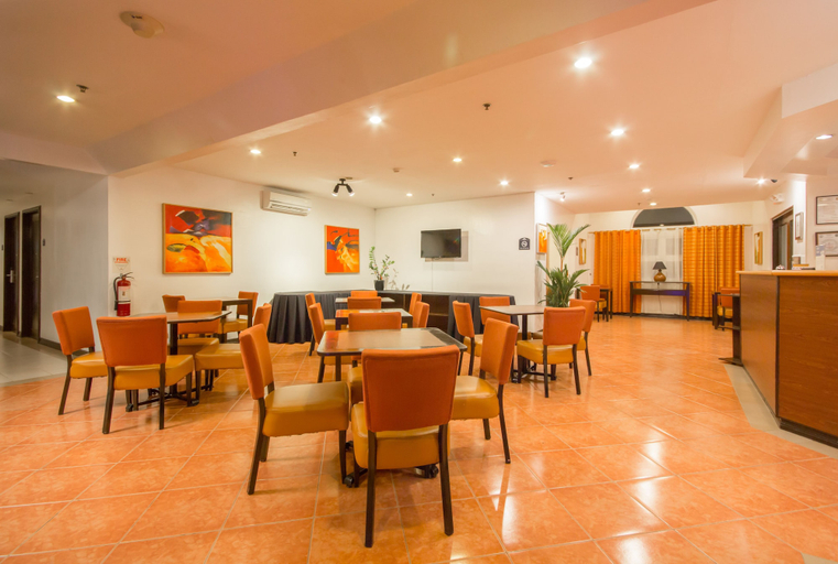 Food & Drinks 5, Microtel by Wyndham Eagle Ridge, General Trias