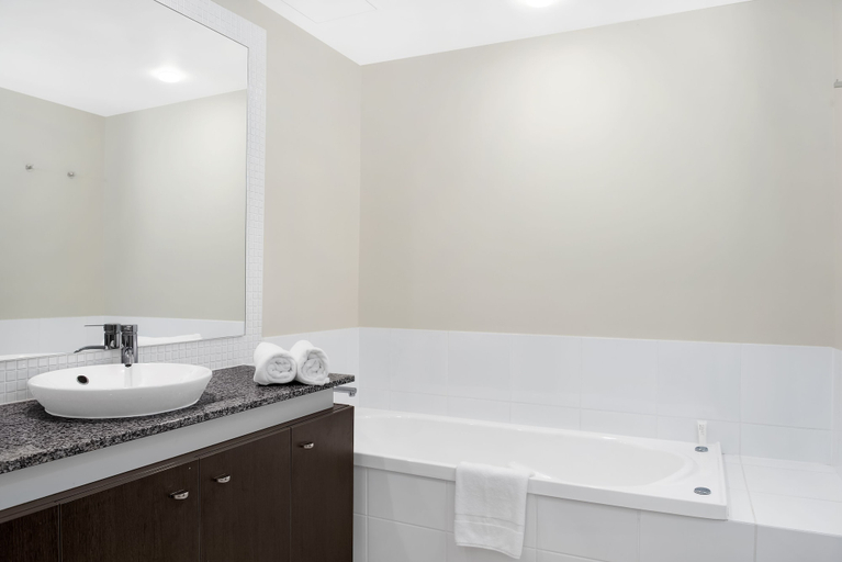 Bathroom 5, Pelican Waters Resort, Caloundra - Caloundra S.