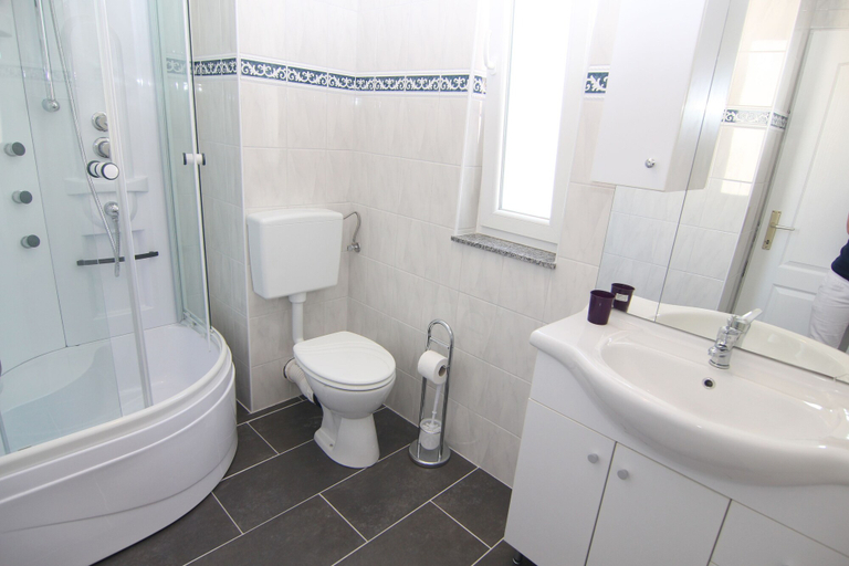Bathroom 3, Apartments Ljubic, Pag
