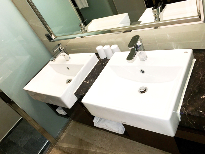 Bathroom 5, Century Hotel Taoyuan, Taoyuan