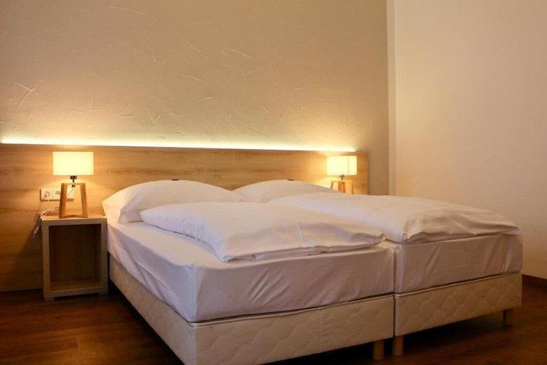 Bedroom 2, Landgasthof Schwarzberg, Traunstein