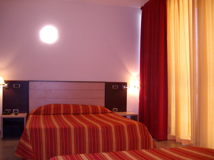 Bedroom 3, Hotel Insteia, Salerno