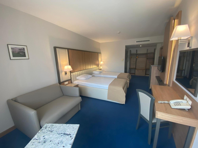 Bedroom 2, Legends Hotel Sofia, Stolichna